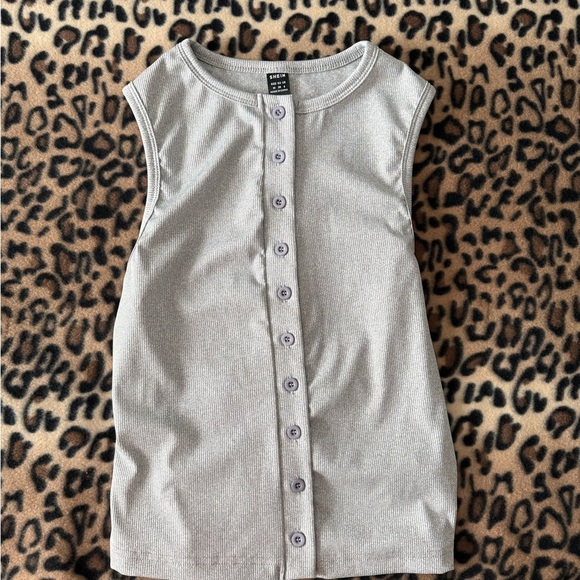 Light Gray Ribbed Button-Up Top - Picture 2 of 3